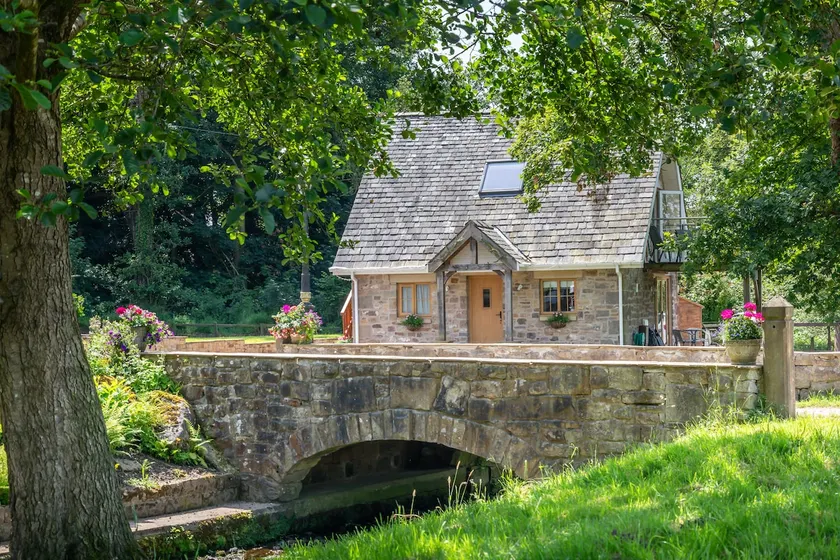 Cosy Alpine Cottage in the heart of Lancashire - Image 1