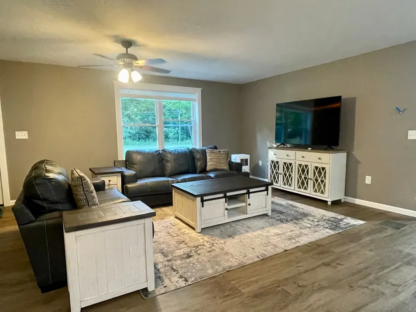 Relaxing Three Bedroom Home - Malone - Image 1