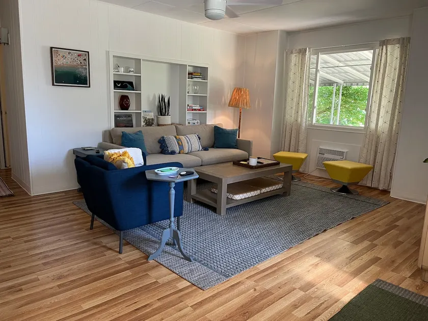 Retro Mid-Century Cottage 1/2 mile to CPI - Image 1