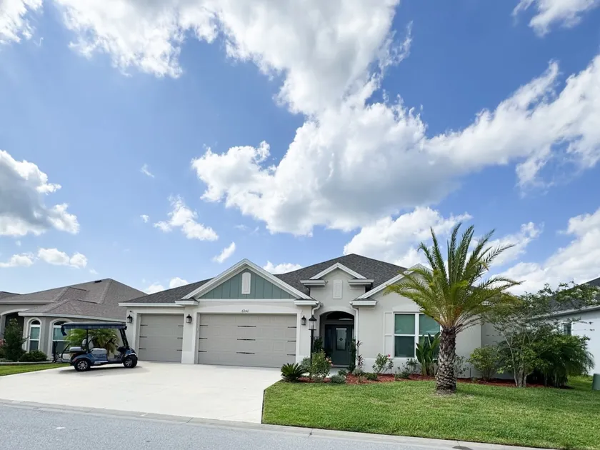 Villages, 3bed- 2.5ba waterfrnt+ golf cart- all bedrooms have king beds! - Image 1