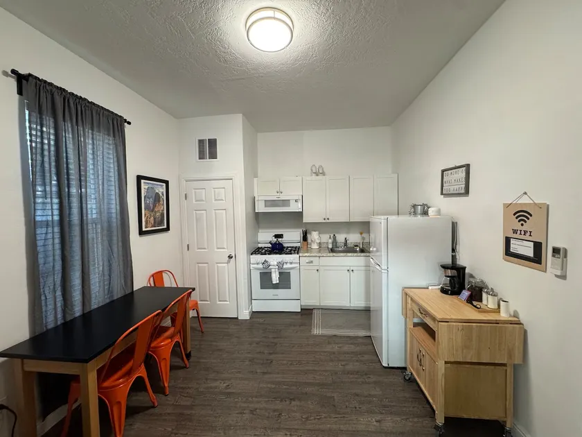 The Summit: Downtown SLC/ Pets OK/ W&D/ Fireplace! - Image 1