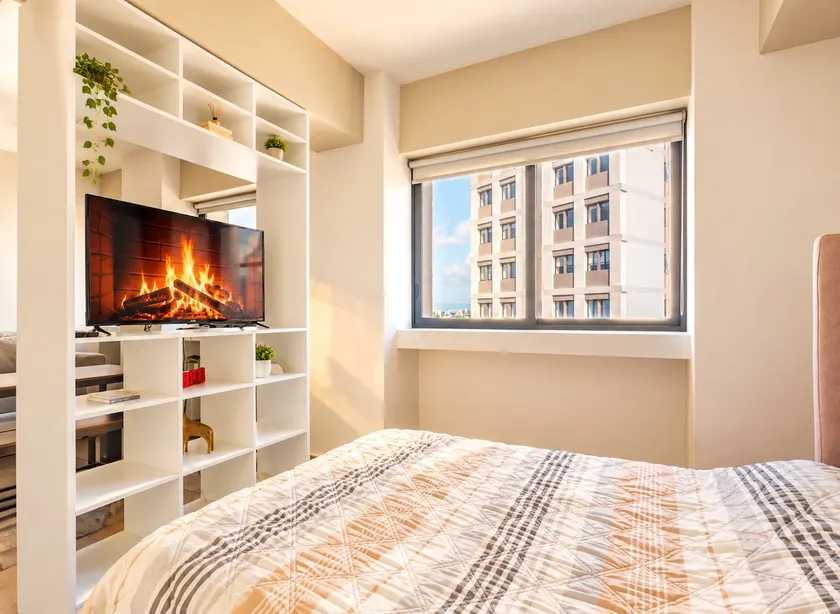 Beautiful, centrally located and comfortable loft with parking/invoice - Image 1
