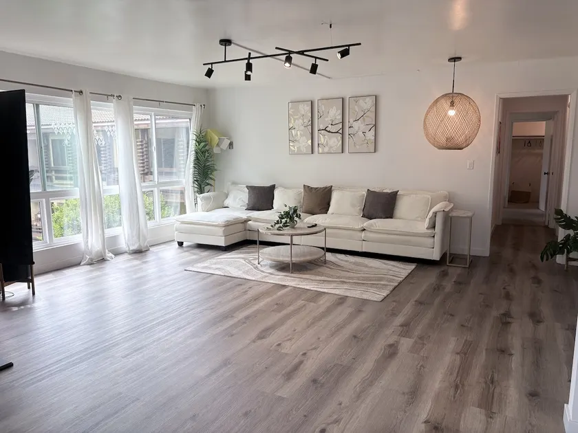 High-end remodeled 2bed/2bath with Pool - Image 1