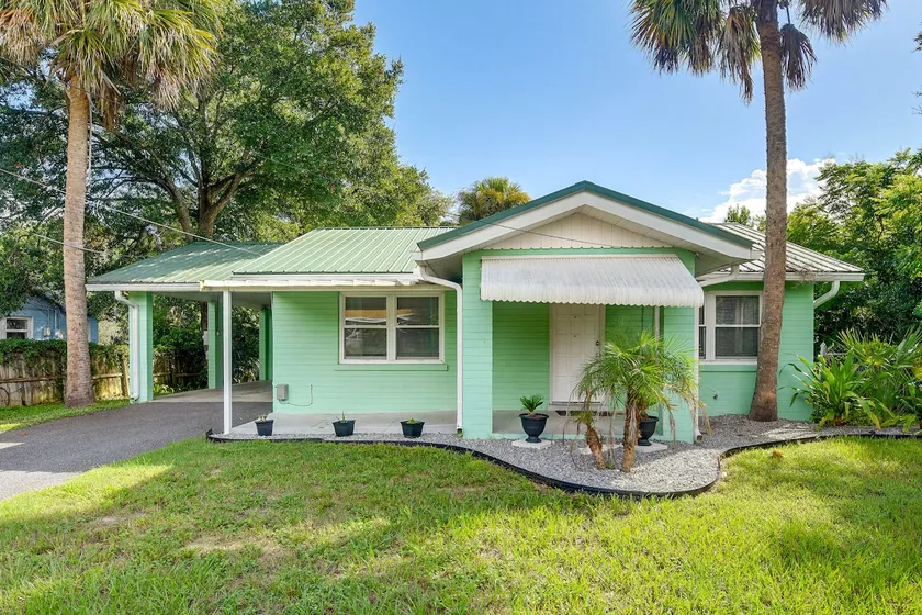3BR Daytona Oasis! 2 Miles to Beach w/ Studio Apt - Image 1