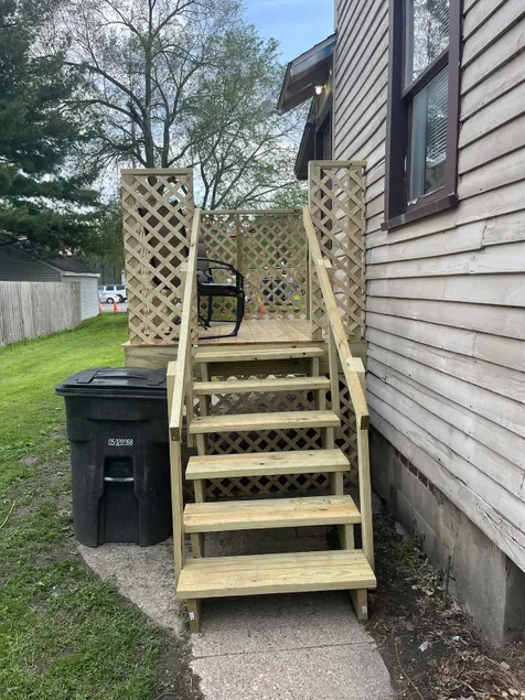 Lovely 2 bedroom w/ TVs Free Wi-Fi Upstairs Unit - Image 1