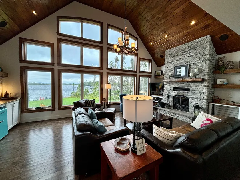 Disisit - Goose Pond Cottage with Hot Tub - Image 1