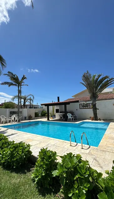 Nice house with pool and barbecue area - Image 1