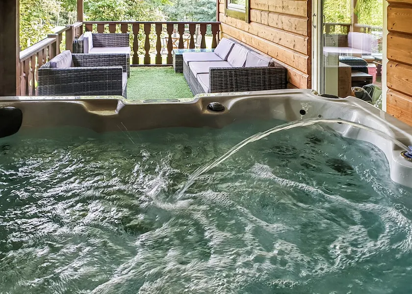 Chalet apto para niños con jacuzzi - Image 1
