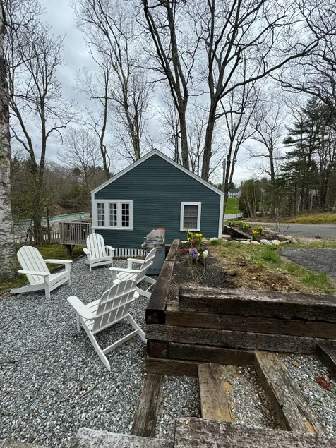 Spacious 1 Bedroom Cottage Close to Everything 1 - Image 1