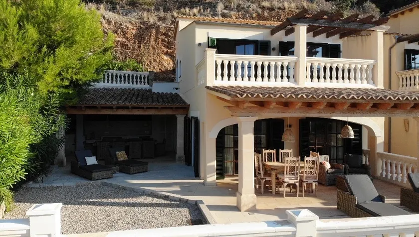Casa Suliar - panoramic-harbour-view & shared pool - Image 1