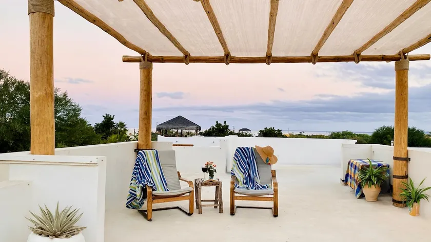 2bed, 2bath - 3 mins drive to Pickleball & Beach - Image 1