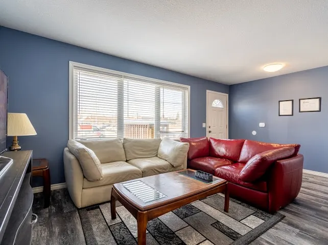 Spacious 3.5- BR Home with Compact Fitness Area - Image 1