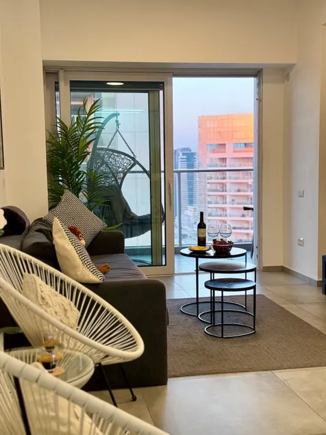 *TLV Luxury 2BR | Free Parking & Mamad |*Safe Room - Image 1