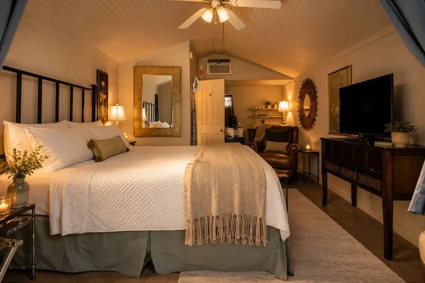 Burke Trammel Cottage • Pet-Friendly - Image 1