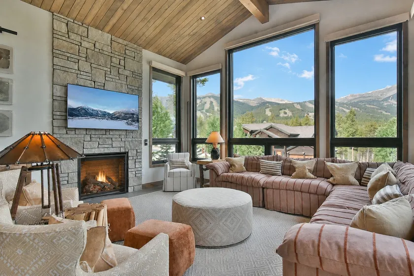 Lonestar Lodge: Sweeping Mountain Views, Hot Tub Patio - Image 1