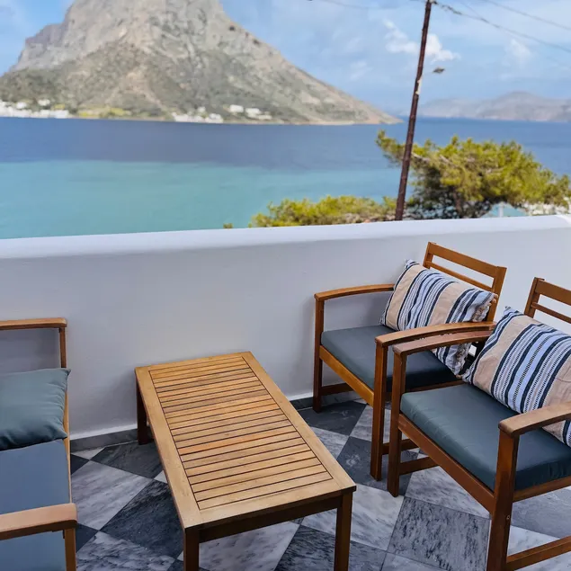 Amphora – Two-bedroom seaside apartment - Image 1