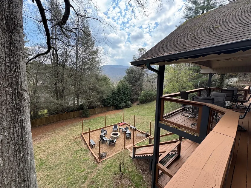 Large Resort Cabin w/ Breathtaking Views + Firepit - Image 1