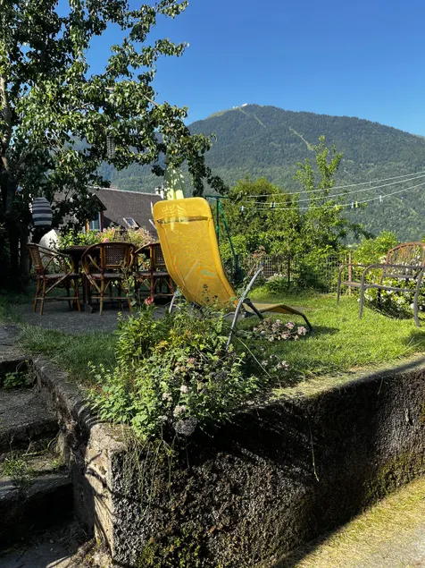 House with mountain view and private garden - Image 1