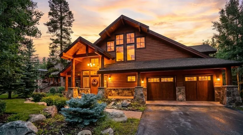Twin Peaks Lodge 🏡 Aussicht ☀️ Whirlpool ⛳️ Golf ⛷ Skifahren • $0 Reinigung - Image 1