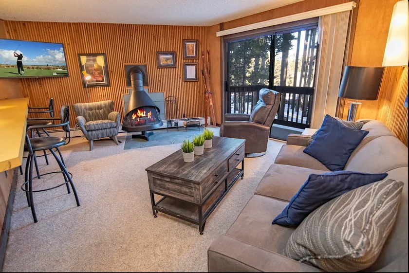 Peak 8 Village Hideaway Condo: On Shuttle Route - Image 1