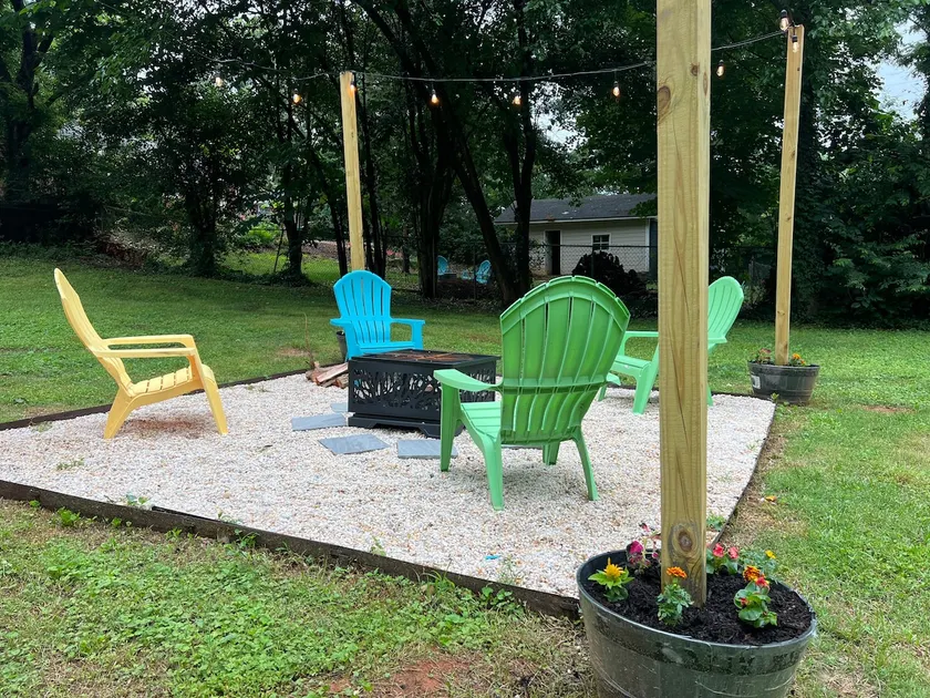 Beautiful 3BR fully fenced backyard-CLT Uptown - Image 1
