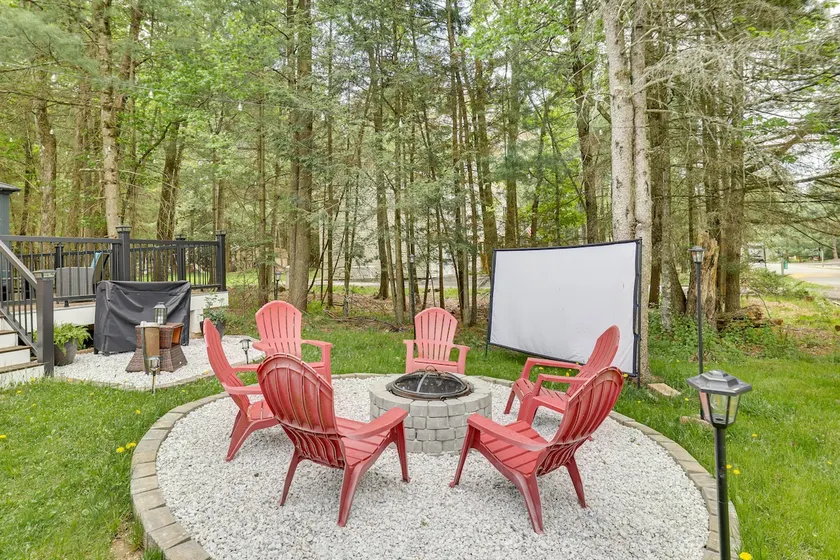 Hot Tub & Deck: Gorgeous Retreat in Pocono Summit! - Image 1