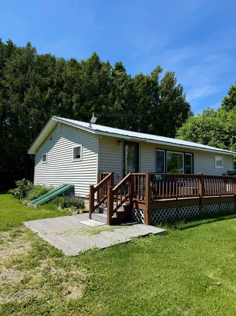 Lake View Home - Image 1