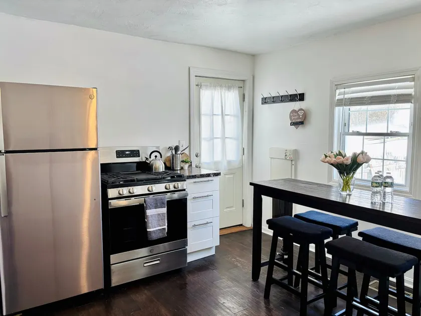 Lovely 2 bedroom apartment minutes from Boston - Image 1