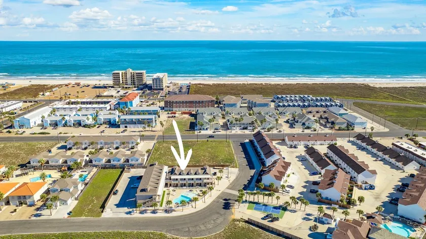 Fully Renovated Aruba Bay Condo, 2 Heated Pools - Image 1