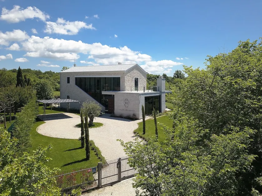 Valens Residence - Image 1