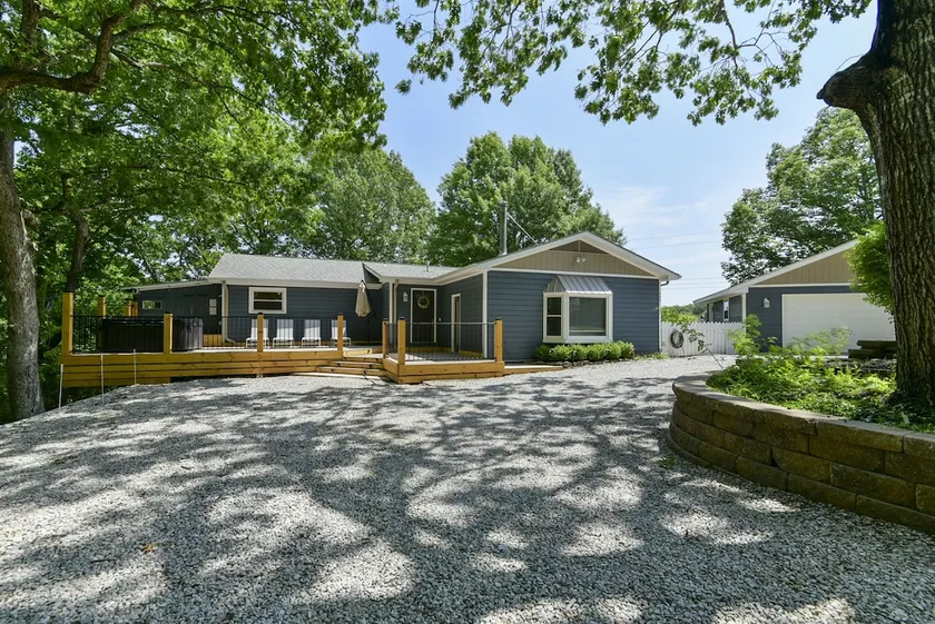 Large private home | Hot tub | Mins to SDC - Image 1