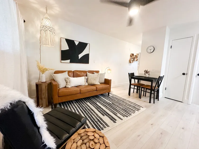 Updated 2 bedroom 1 bath apt 1 mile from HWY 99 - Image 1