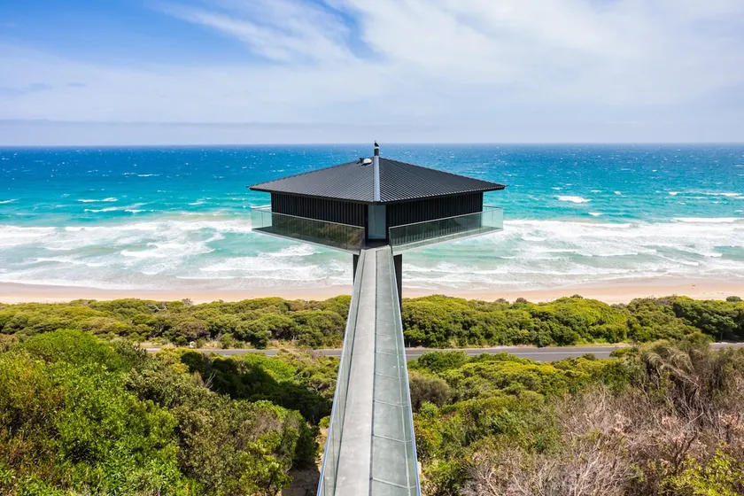 The Pole House - Image 1
