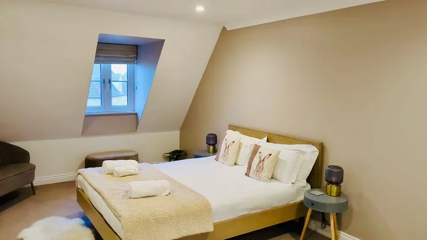 Modern Town House in Cotswolds - 3 double bedrooms - Image 1