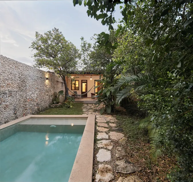 Majestic boutique house with a pool - Image 1