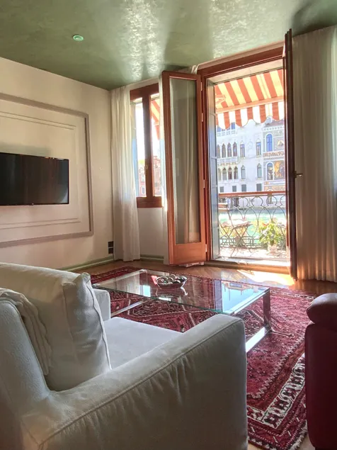 Casa Zucchi | Grand Canal Apartment - Image 1