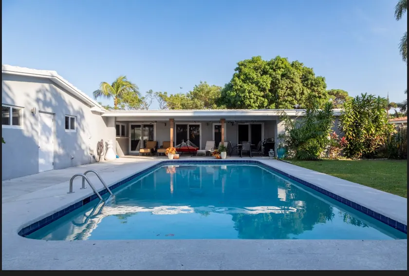 Million$ Villa Heated Pool BEACH+ 2 car garage - Image 1