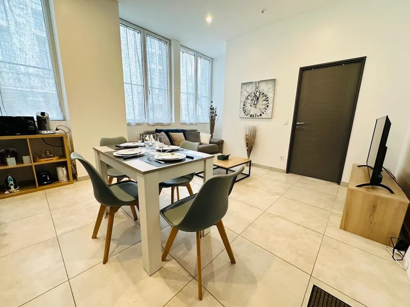 Cozy studio apartment · Air-conditioned - Cathedral - City center - Image 1