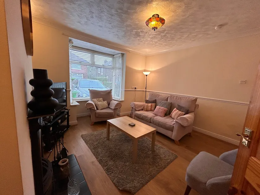 15 Comfort House 2 bed townhouse with parking - Image 1