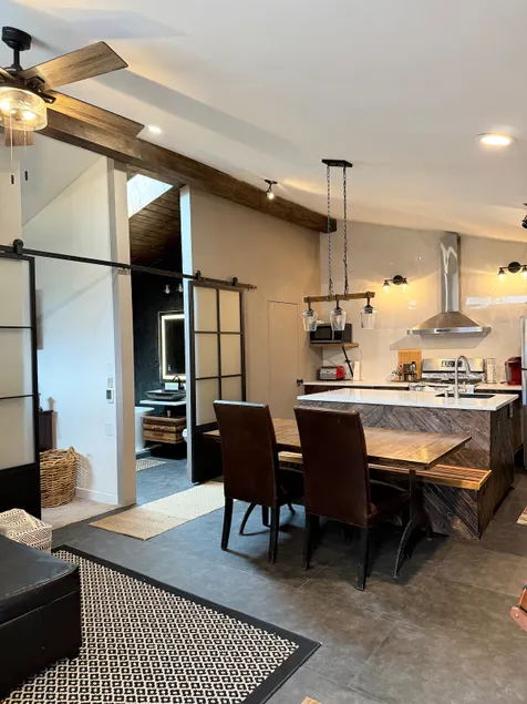 ”Onesie” a modern custom built 1bed Apt! - Image 1