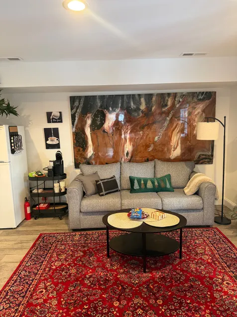 Spacious Cozy Guest Suite - Image 1