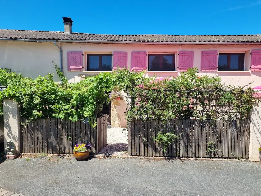 Cymberline - Sleeps 4+ Shared Pool and Jacuzzi - Image 1