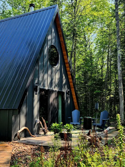 The Acorn of Little Sand Bay Secluded, Wooded, and Dog Friendly! - Image 1