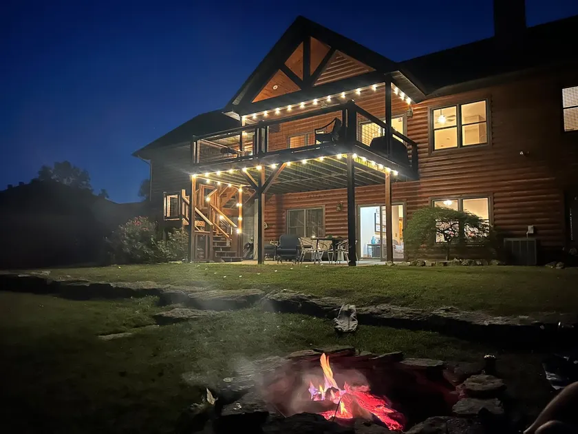 Water front, fire-pit, view, nearby launch & beach - Image 1