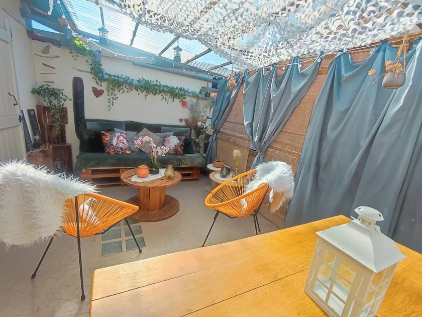 Bright duplex with terrace in the heart of the village. - Image 1
