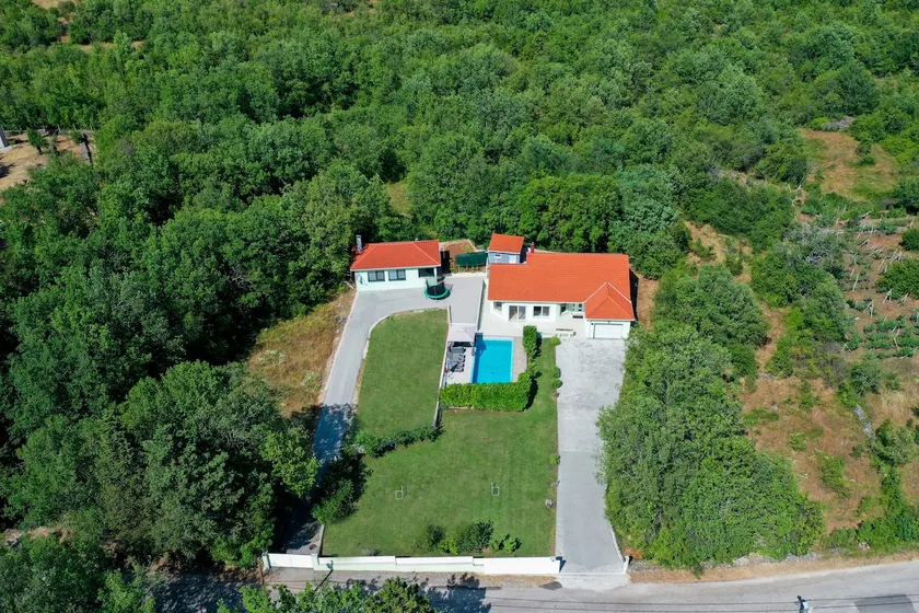 Holiday House 4M - Image 1