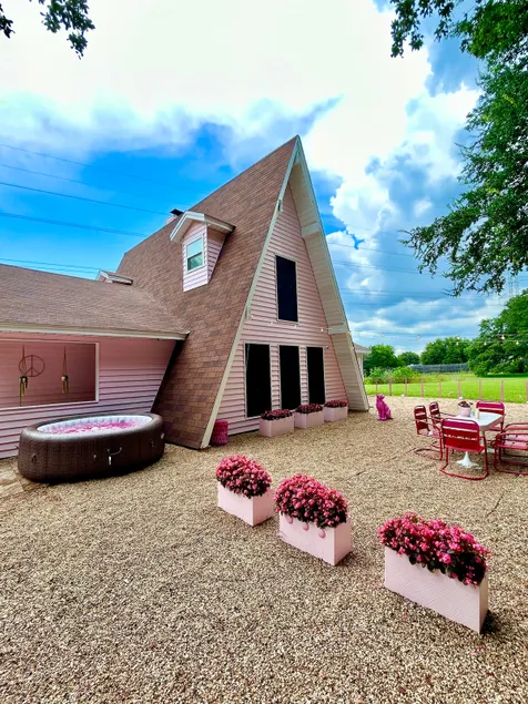 Iconic Pink A-Frame•Bachelorette•Hot tub•Sleeps11 - Image 1