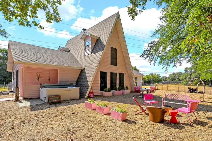 Iconic Pink A-Frame by Magnolia•Sleeps 11•Hot Tub - Image 1