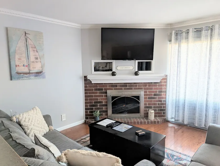 Quaint, quiet condo minutes from Lake Geneva - Image 1