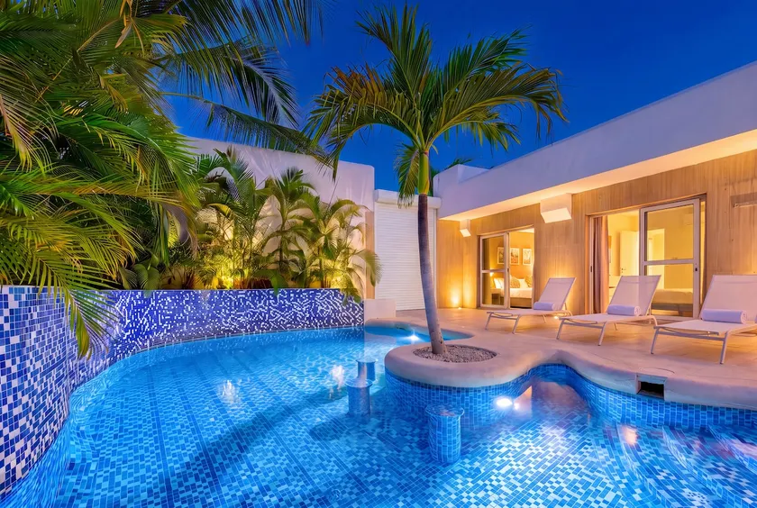 Beach Villa Esmeralda with private Pool, BBQ andMaid - Image 1